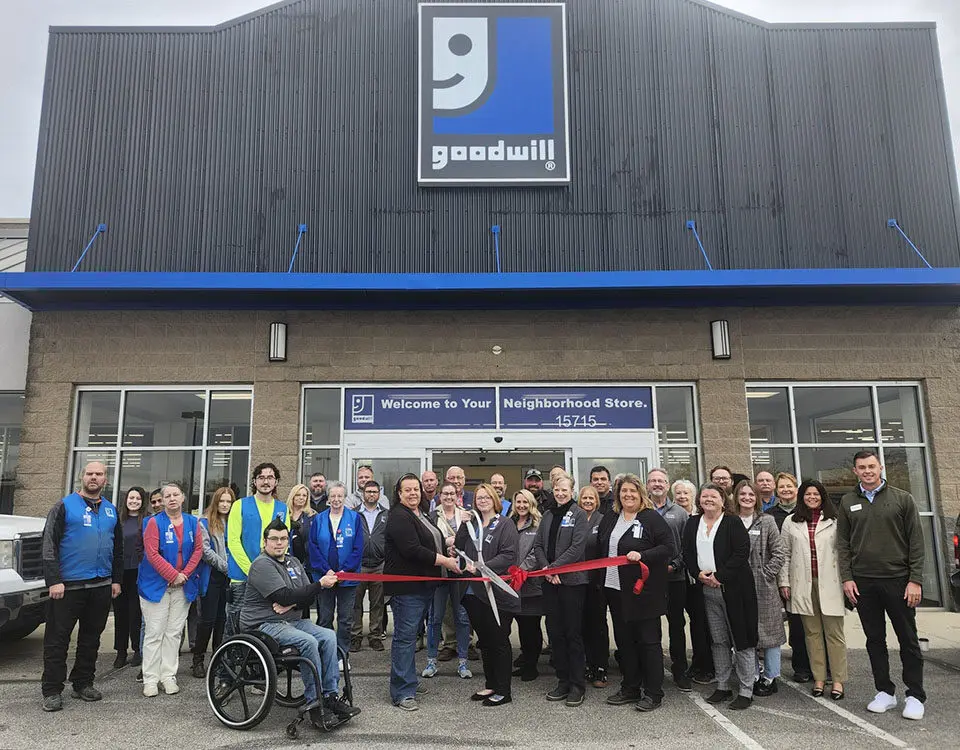 Marysville store ribbon-cutting